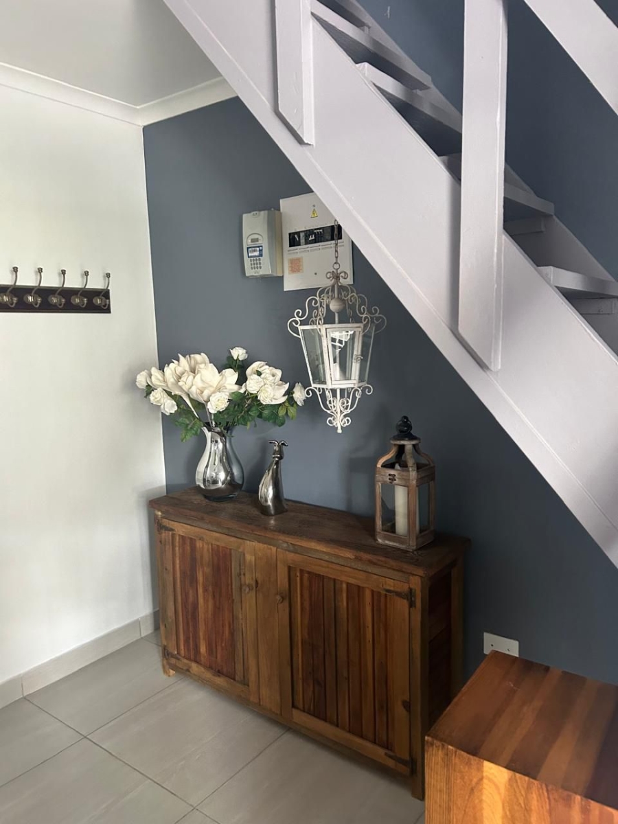 4 Bedroom Property for Sale in Mykonos Western Cape